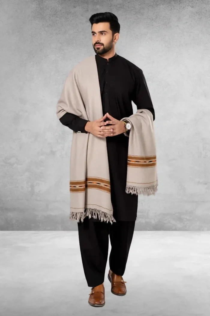 Fancy shawl for winter weddings - Image 1